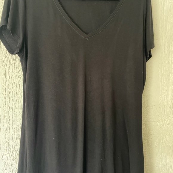 White House Black Market Tops - White House Black Market Black V-Neck Short Sleeve Tee